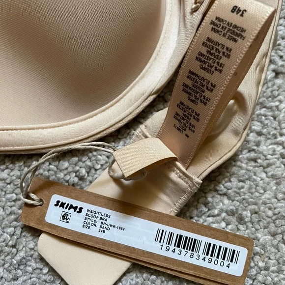SKIMS Weightless Scoop Bra 34B | Sand - Picture 2 of 6